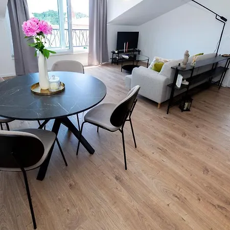 Apartment The Jazz Apartment, Old Town Located,free Parking *