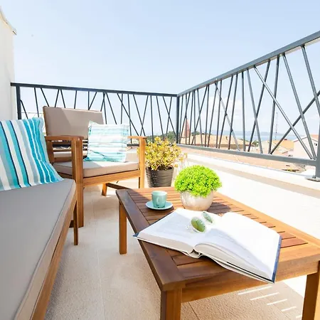 Apartament The Jazz Apartment, Old Town Located,free Parking