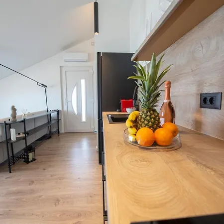 Apartament The Jazz Apartment, Old Town Located,free Parking