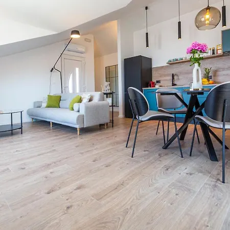 Apartament The Jazz Apartment, Old Town Located,free Parking