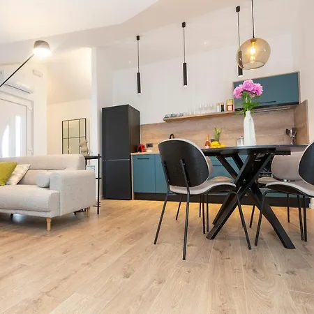 The Jazz Apartment, Old Town Located,free Parking Apartament *