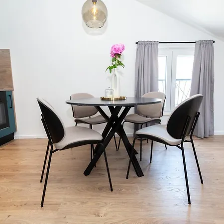 Apartament The Jazz Apartment, Old Town Located,free Parking *