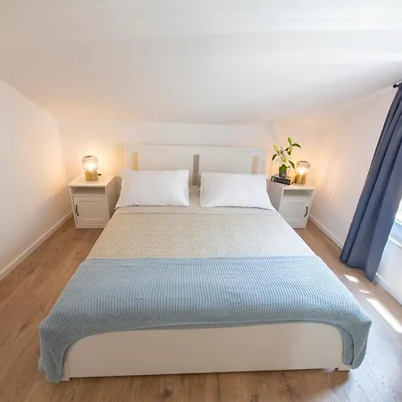 Apartament The Jazz Apartment, Old Town Located,free Parking